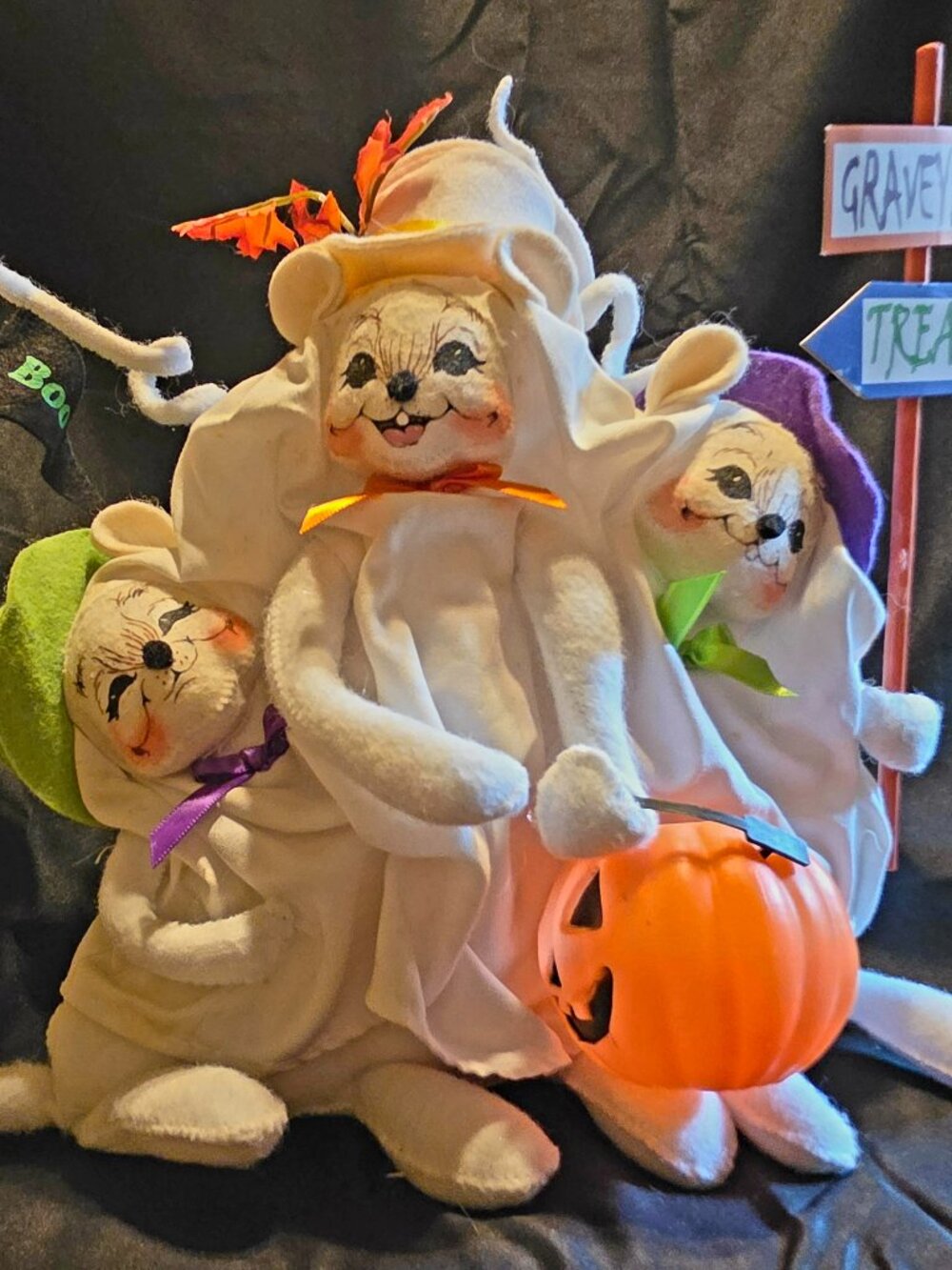 Anna Lee Large Halloween Mice Figure
